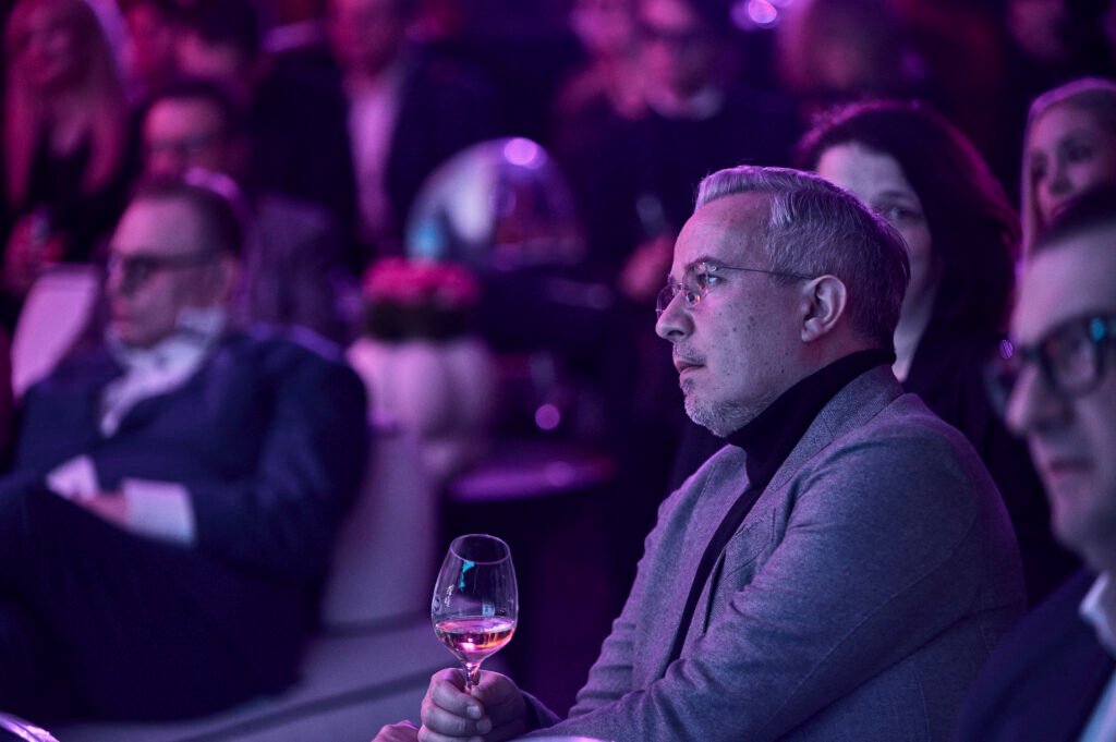 Art TALK ASP i 407 Art Foundation